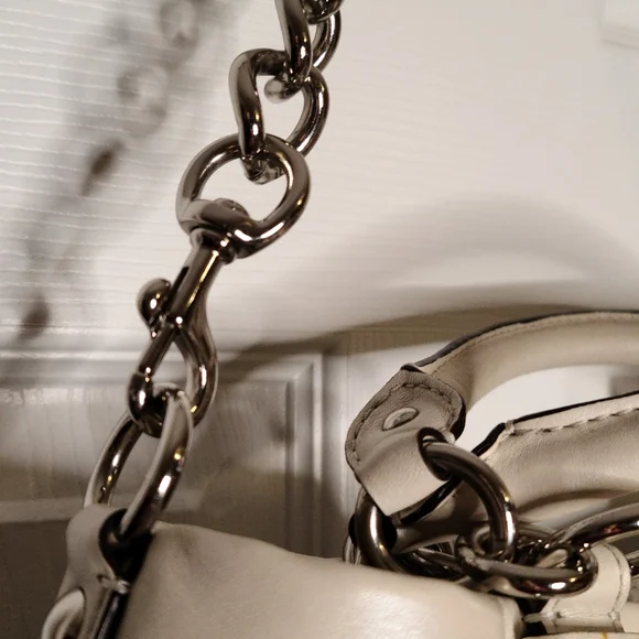 LIMITED EDITION! Coach Bonnie Cashin White & Silver Metallic Medallion Bag 13376 - Picture 6 of 16